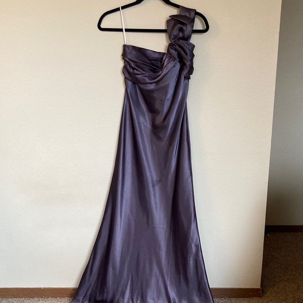 Elegant Charcoal Grey One-Shoulder Dress